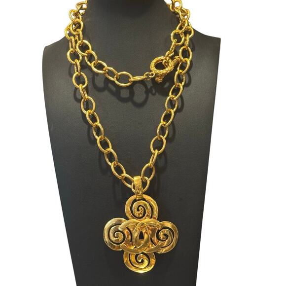 CHANEL Jewelry - Chanel Vintage CC Swirl Clover Necklace Barbie 95P 24k gold plated Authentic CoA